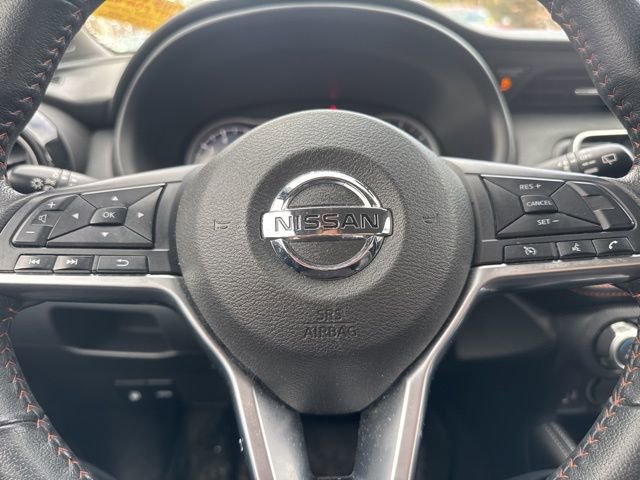 Used 2019 Nissan Kicks SR w/ SR Premium Package image 2