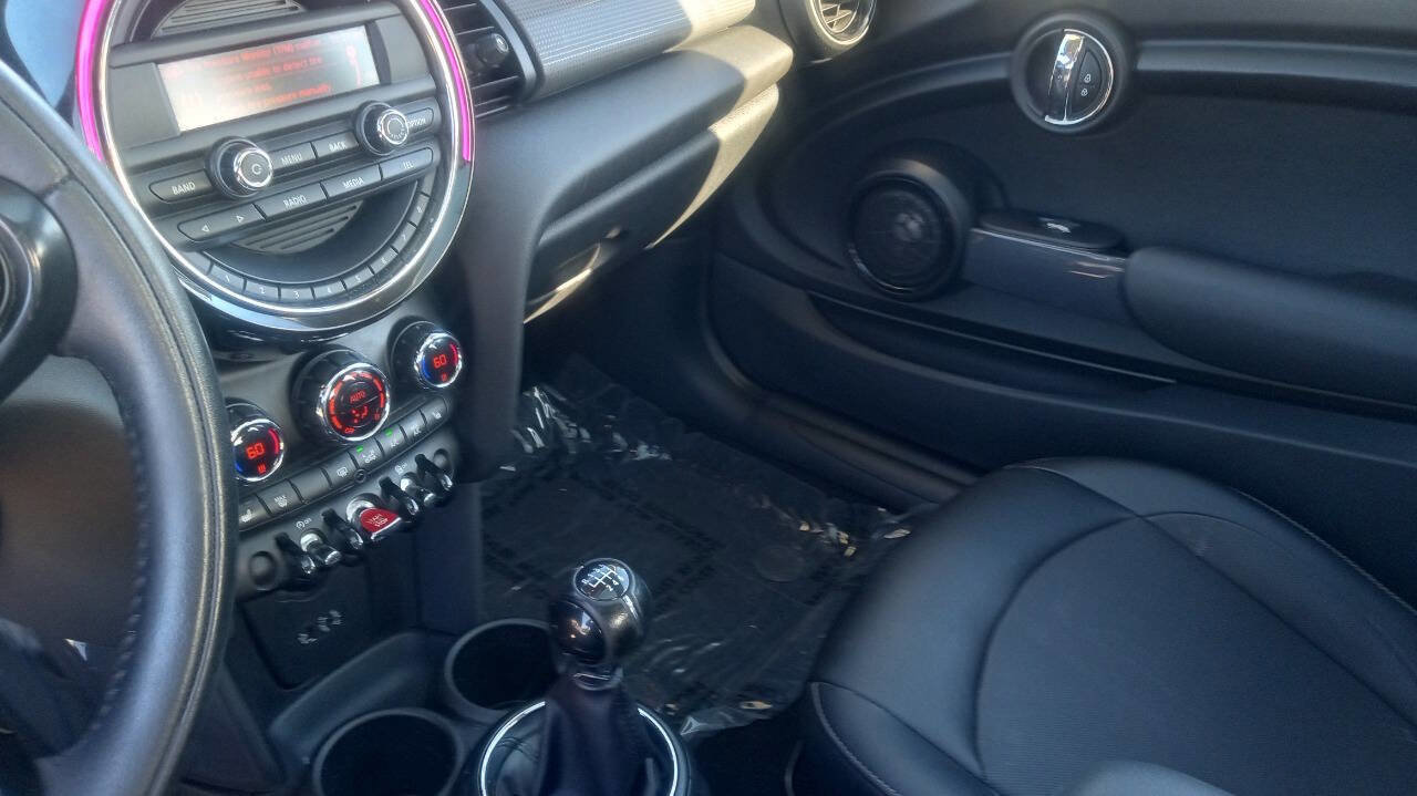 Used 2015 MINI Cooper 2-Door Hardtop image 12