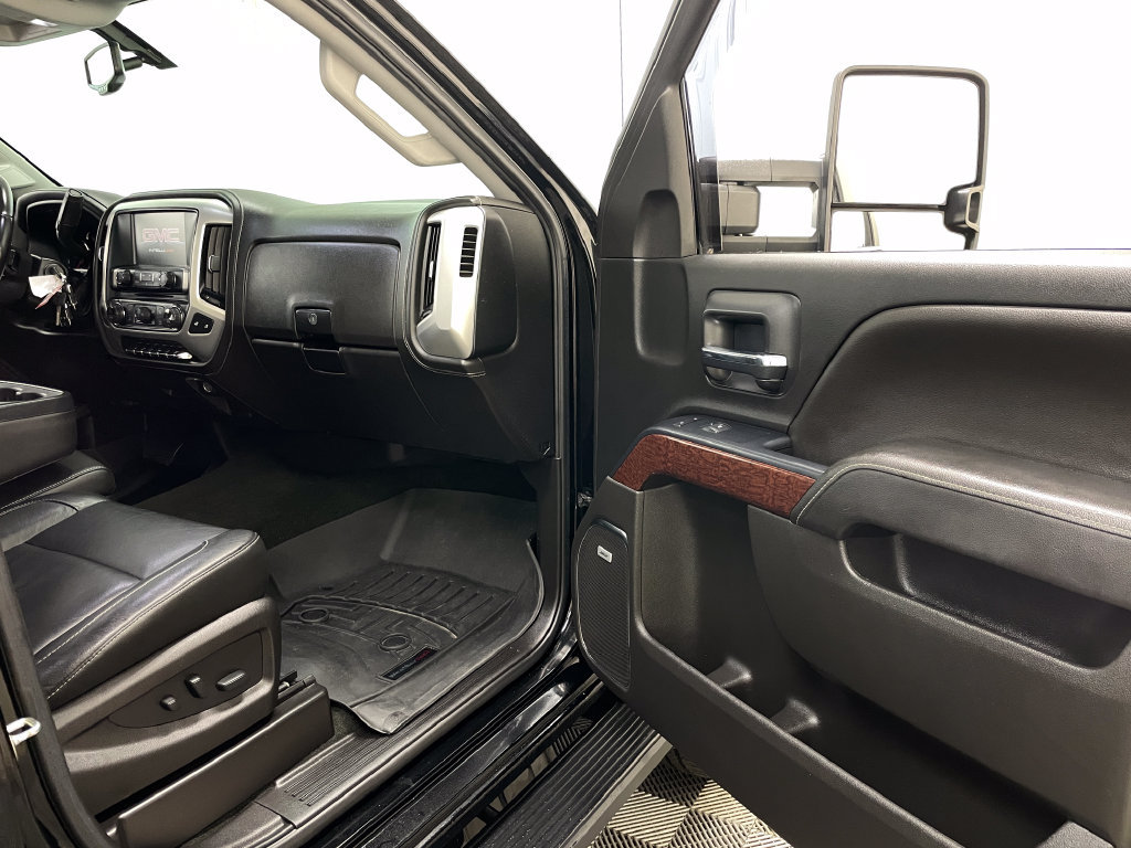 Used 2018 GMC Sierra 2500 SLT w/ Duramax Plus Package AWD/4WD image 39