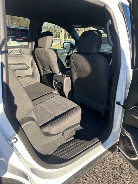 Used 2025 GMC Acadia Elevation AWD/4WD image 32