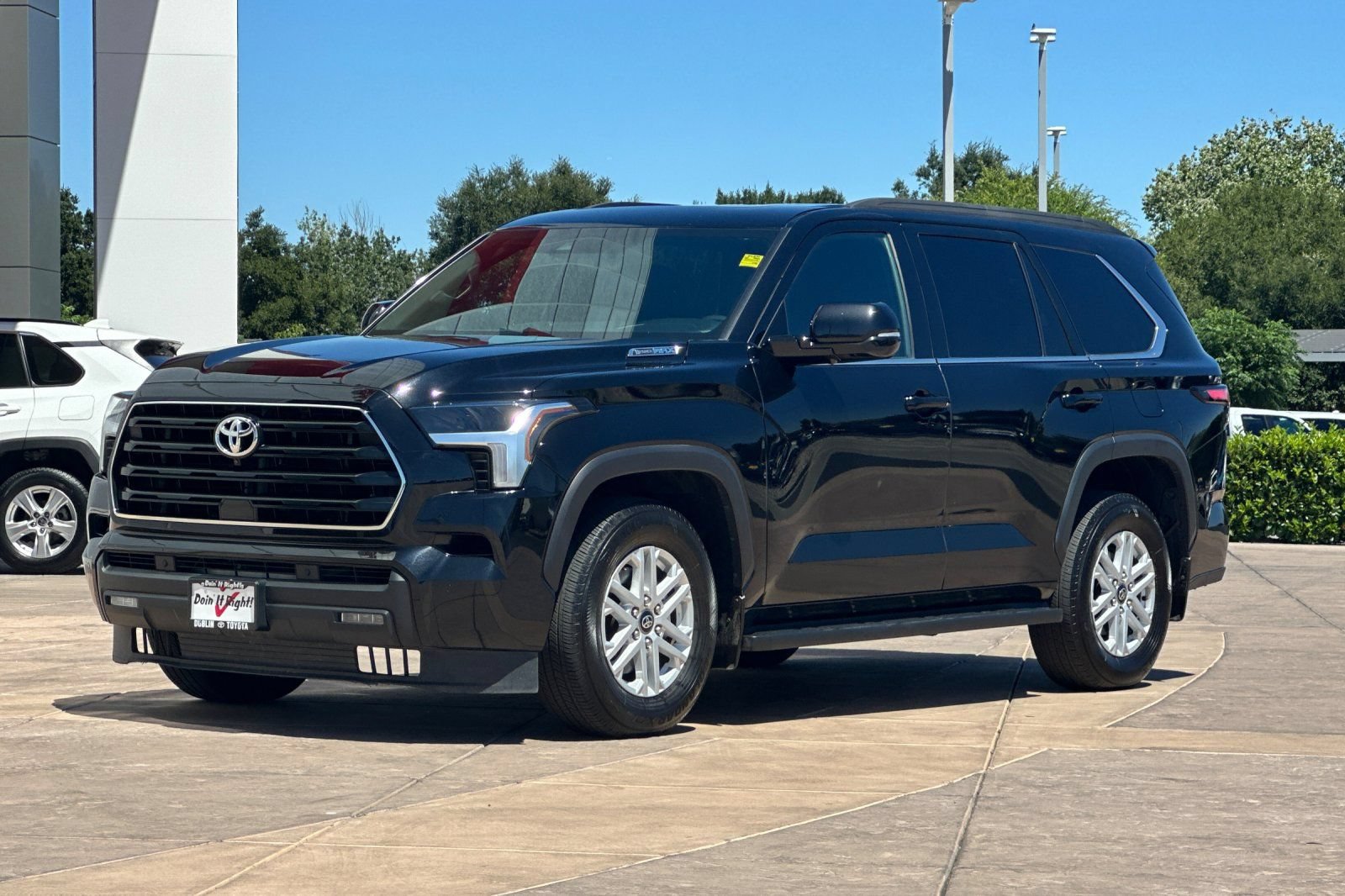 Certified 2025 Toyota Sequoia SR5 AWD/4WD image 10