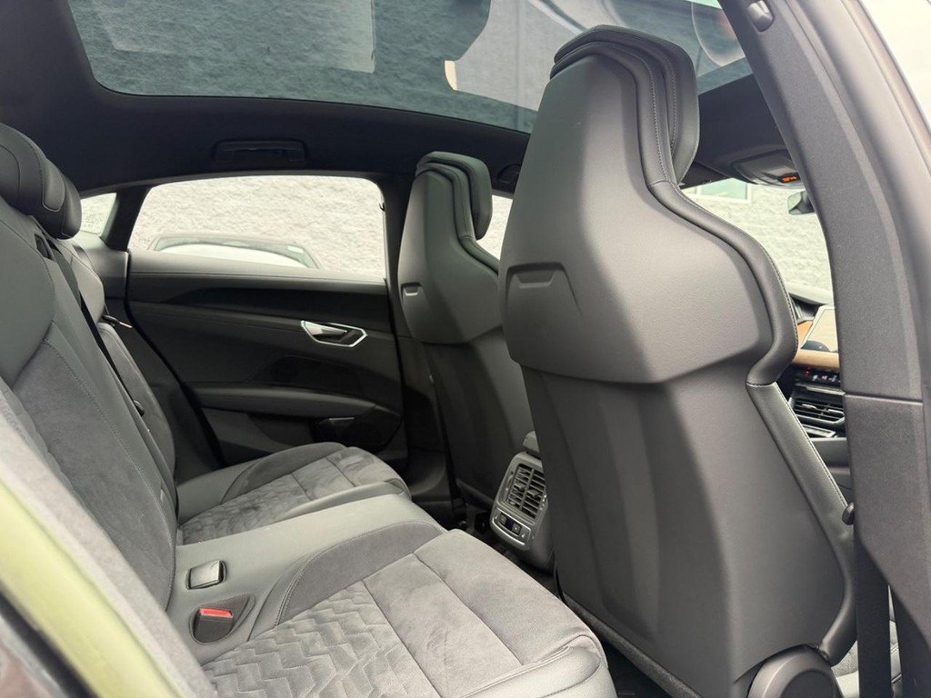 Used 2023 Audi e-tron GT Prestige w/ Prestige Package AWD/4WD image 10