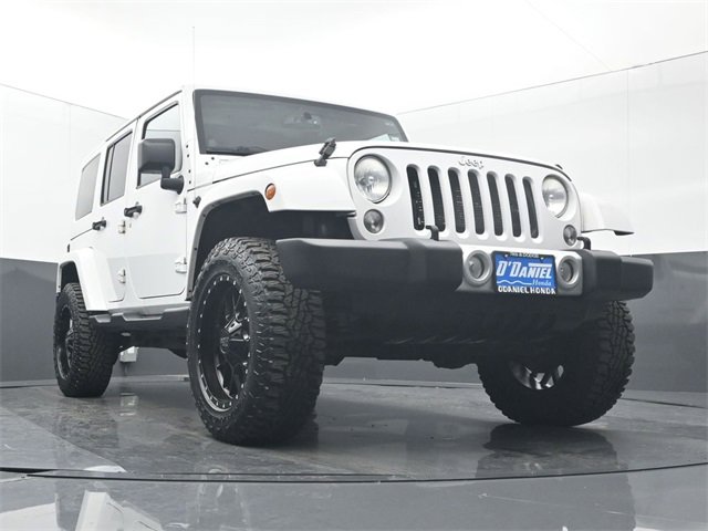 Used 2014 Jeep Wrangler Unlimited Sahara w/ Connectivity Group image 13