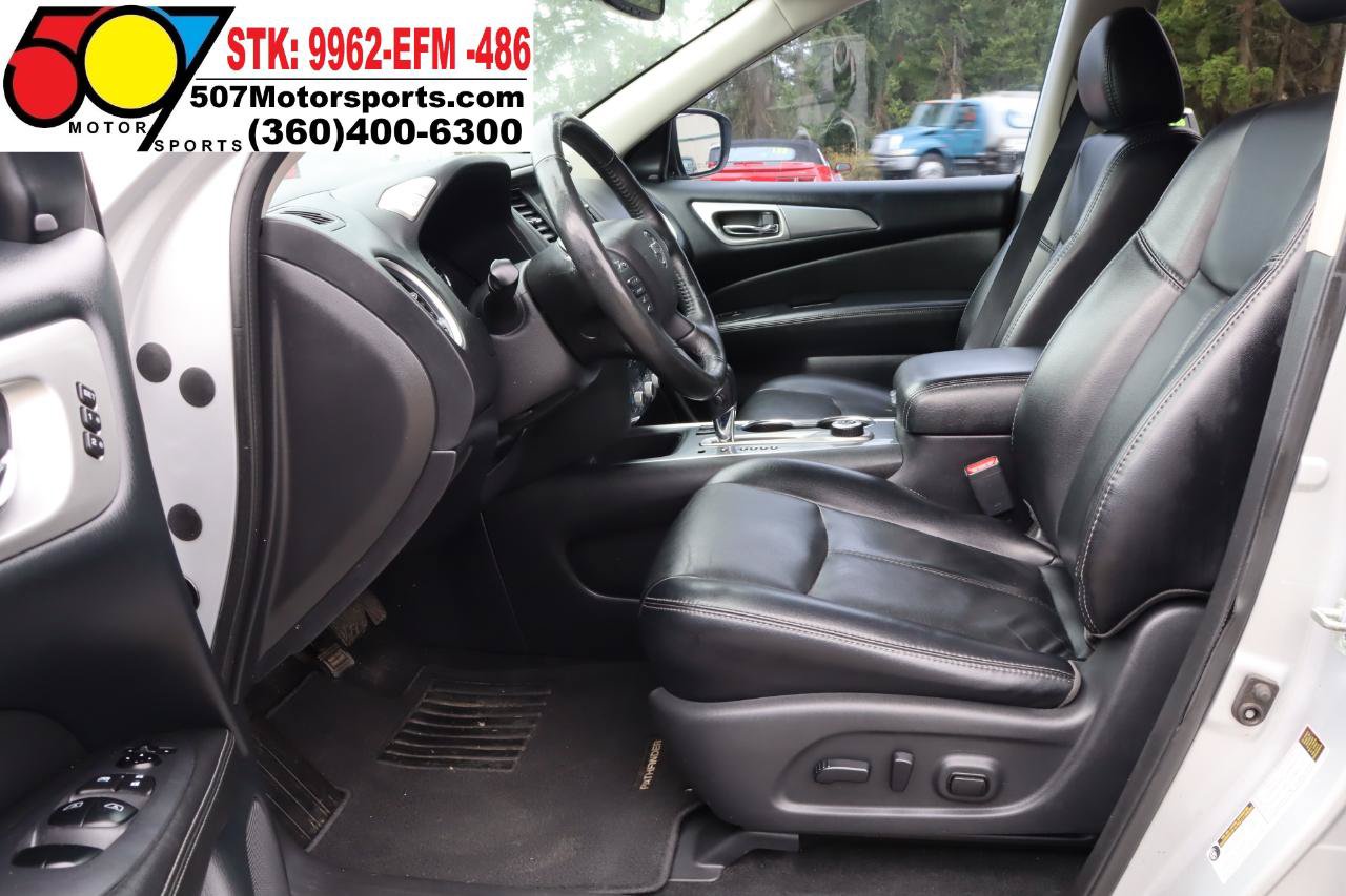 Used 2019 Nissan Pathfinder SL AWD/4WD image 12