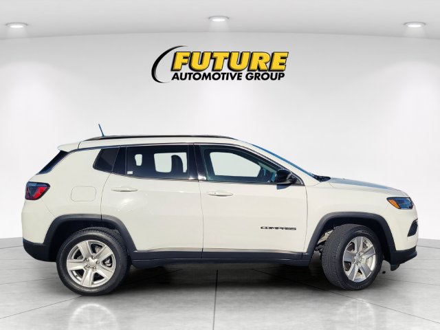 Used 2022 Jeep Compass Latitude AWD/4WD image 3