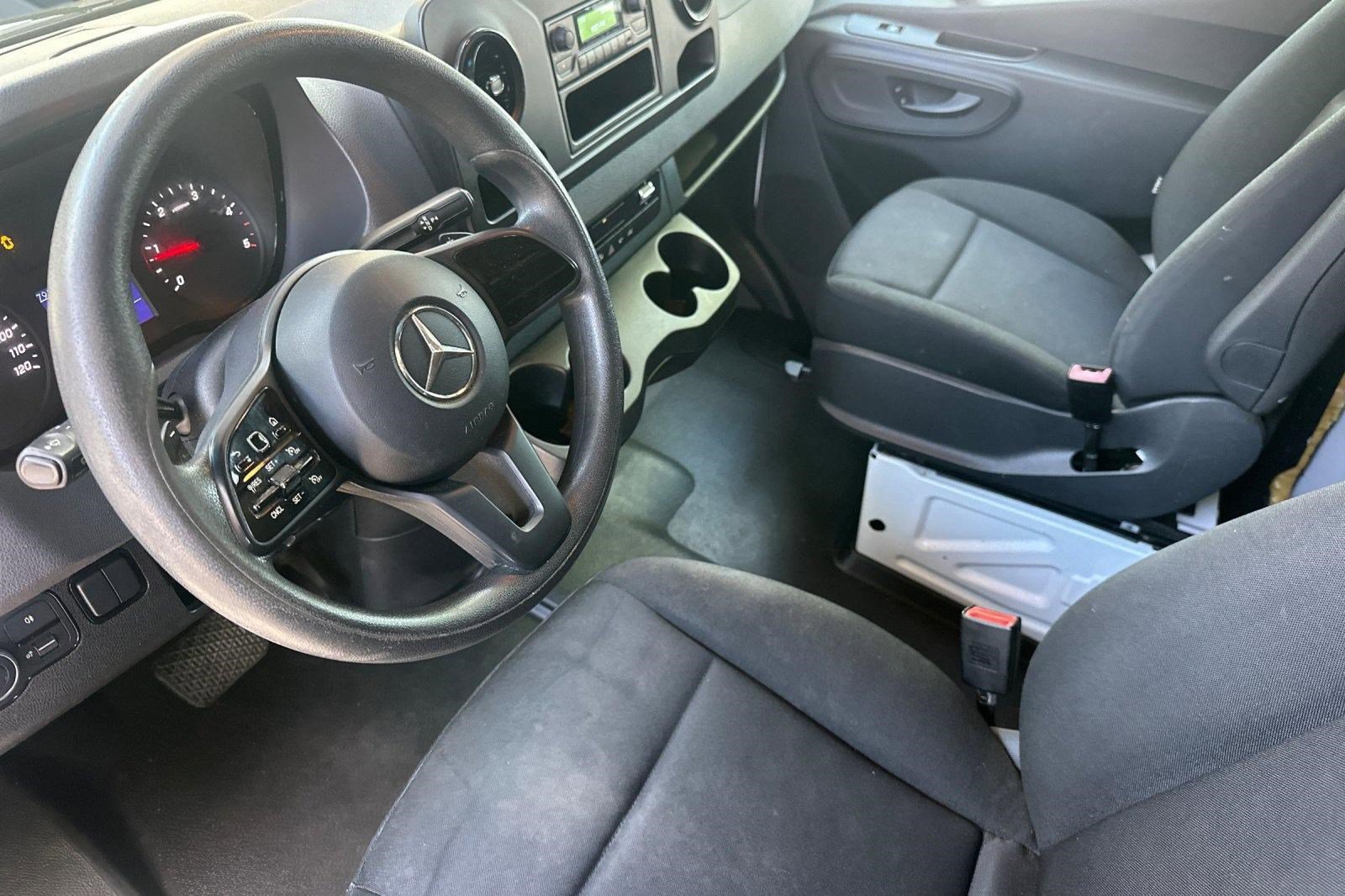 Used 2022 Mercedes-Benz Sprinter 2500 image 4