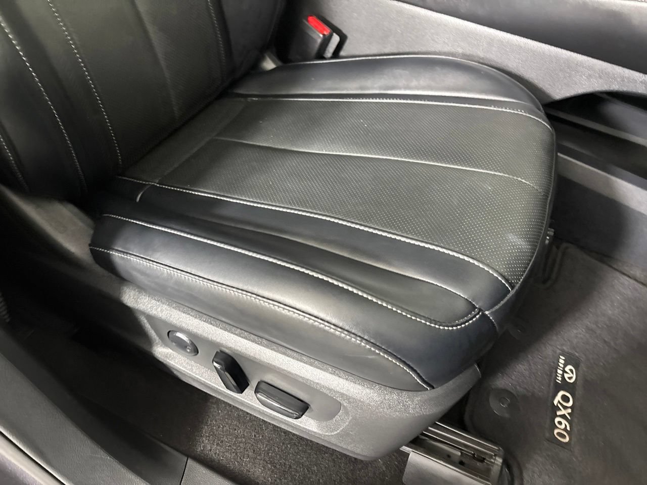 Used 2023 INFINITI QX60 Luxe FWD image 35