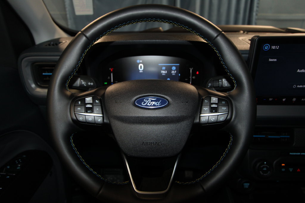 Used 2025 Ford Maverick Lobo AWD/4WD image 11