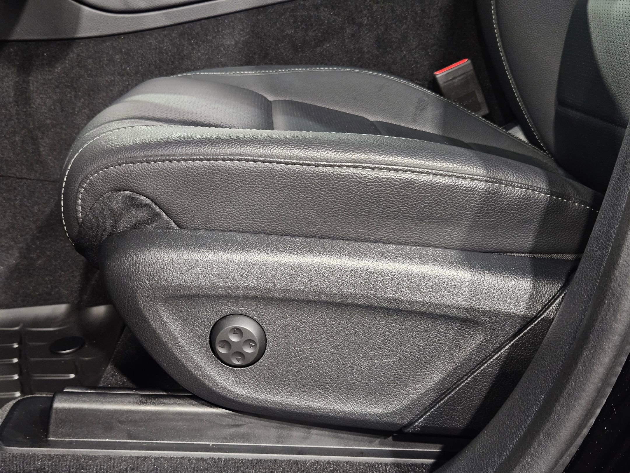 Used 2025 Mercedes-Benz GLE 450 4MATIC image 23