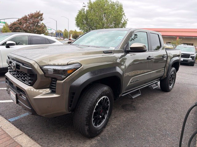 Certified 2025 Toyota Tacoma TRD Off-Road w/ TRD Off Road Upgrade Package AWD/4WD image 18