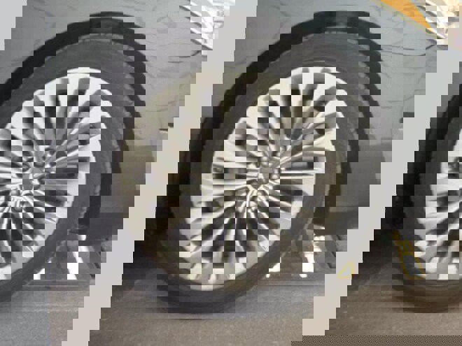 Used 2018 Genesis G90 3.3T Premium image 8