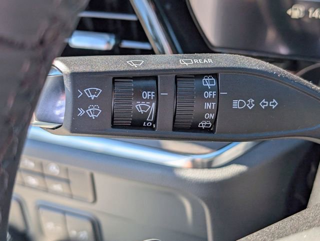 New 2026 Chevrolet Suburban Premier image 27