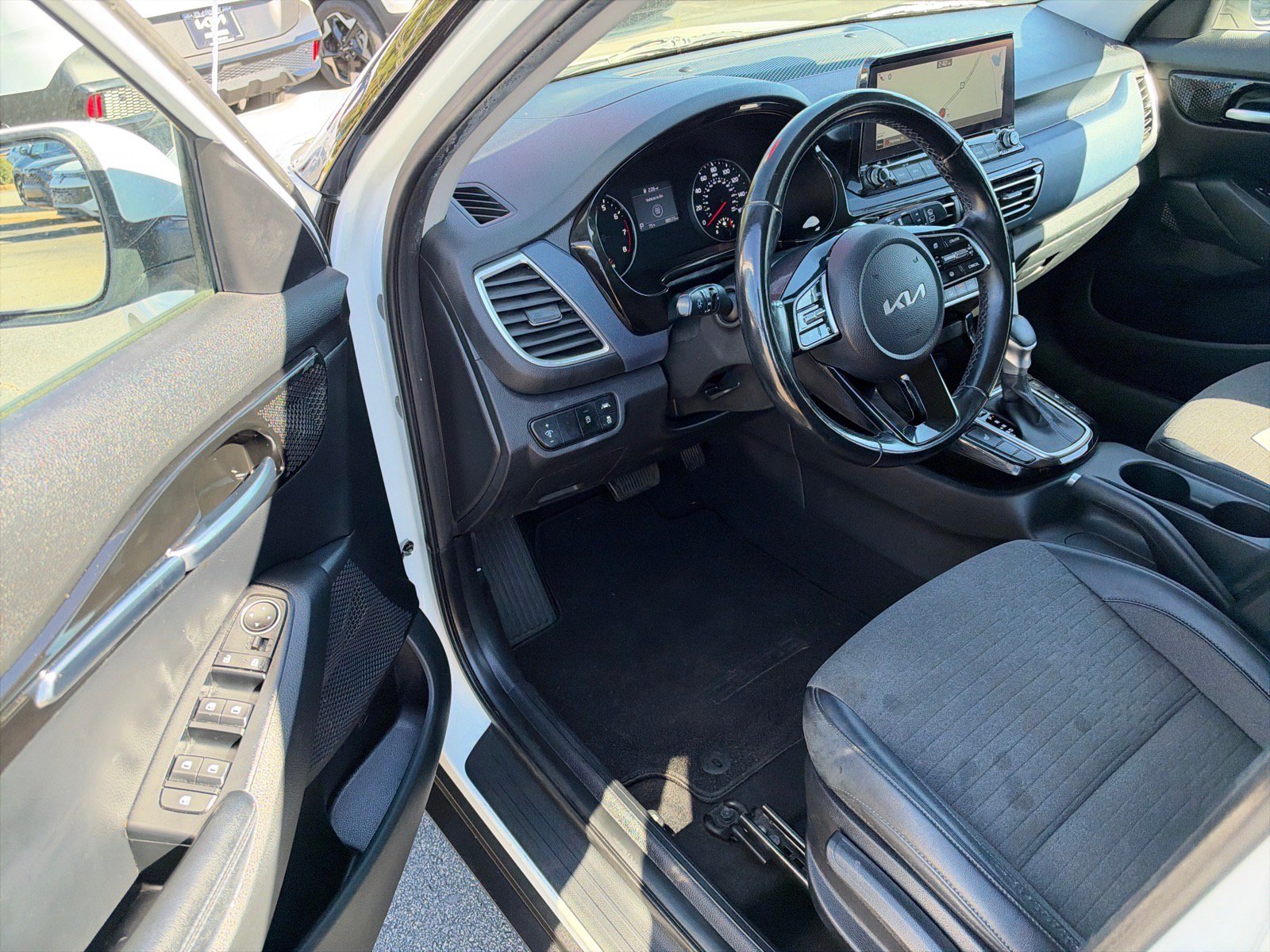 Used 2022 Kia Seltos Nightfall Edition AWD/4WD image 8