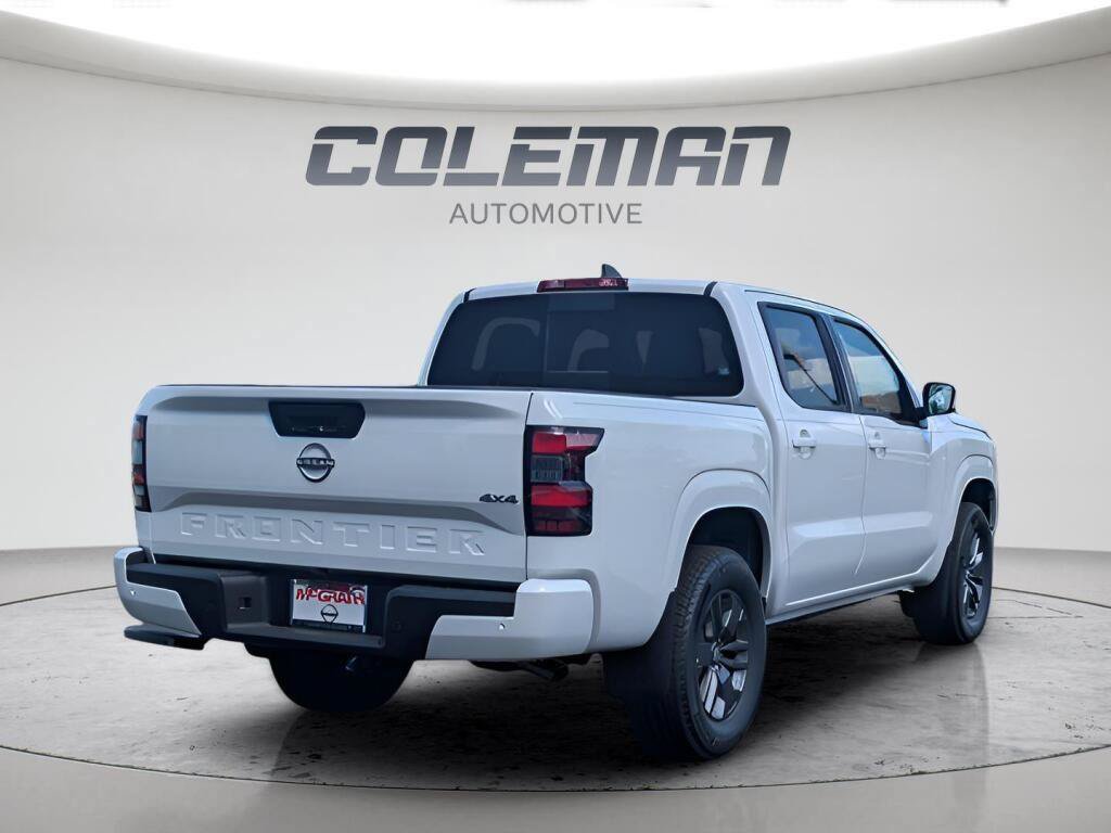 Used 2025 Nissan Frontier SV AWD/4WD image 3