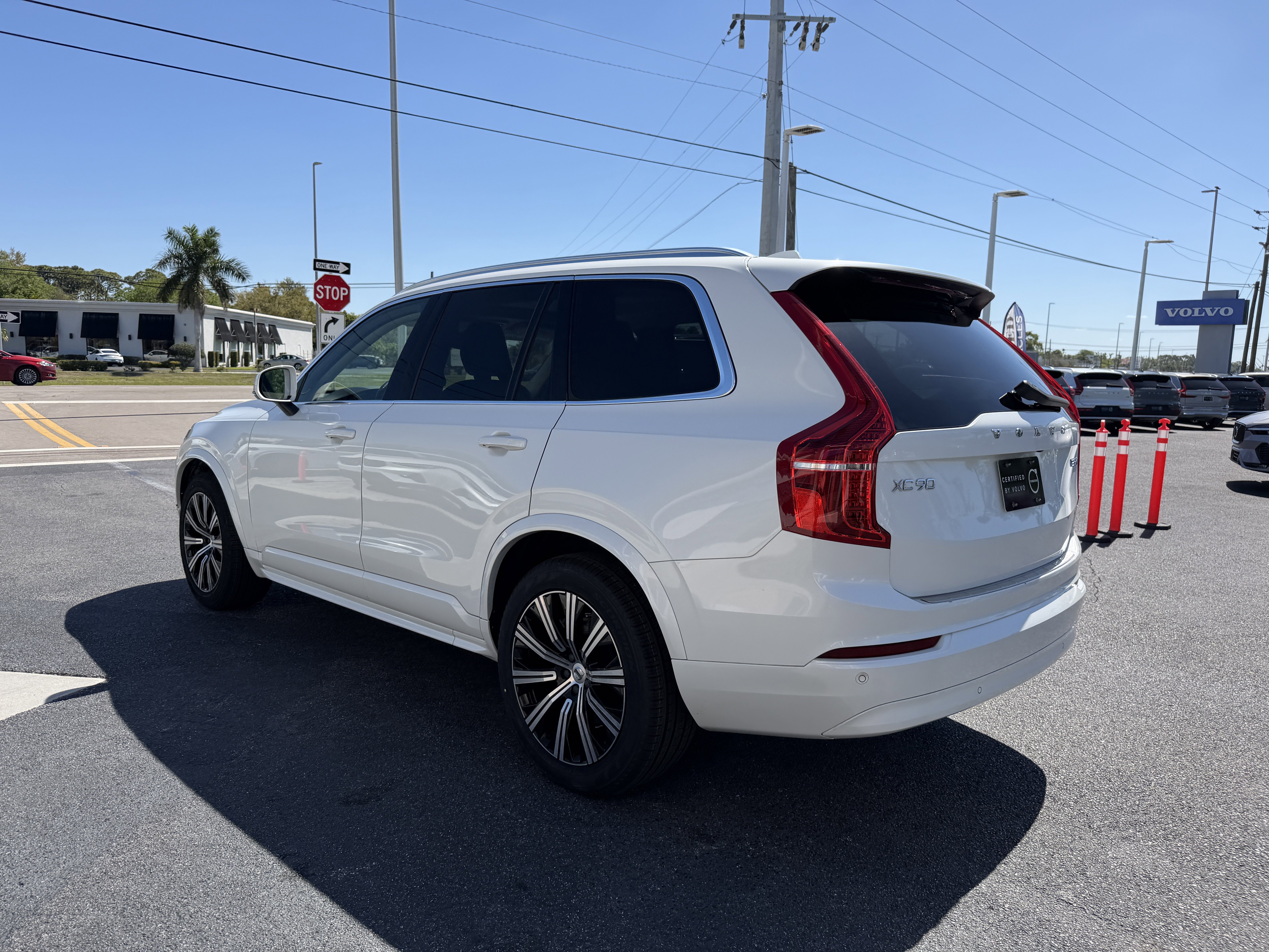 Certified 2023 Volvo XC90 B5 Core w/ Protection Package Premier AWD/4WD image 4