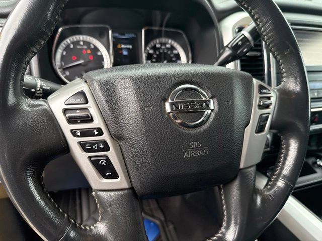 Used 2016 Nissan Titan PRO-4X w/ Pro-4x Convenience Package AWD/4WD image 11