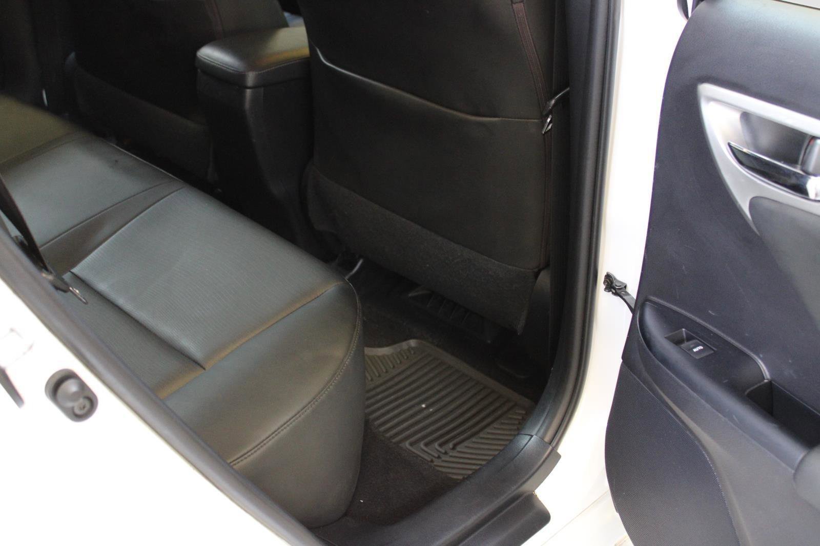 Used 2013 Lexus CT 200h w/ Premium Pkg w/Backup Camera image 37