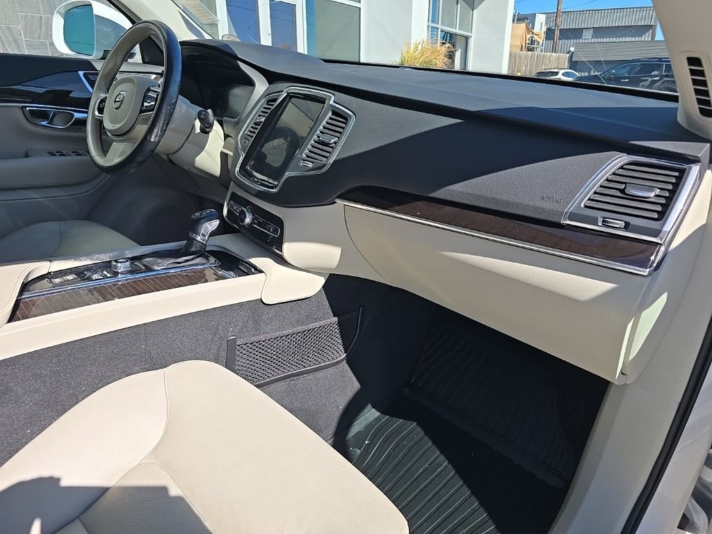 Used 2019 Volvo XC90 T6 Momentum w/ Protection Package Premier image 33