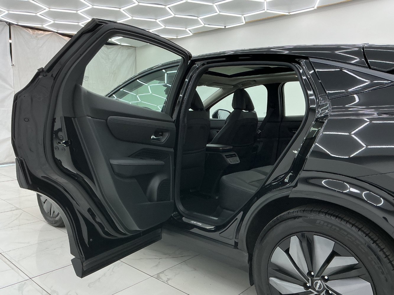 Used 2024 Nissan Ariya AWD image 22
