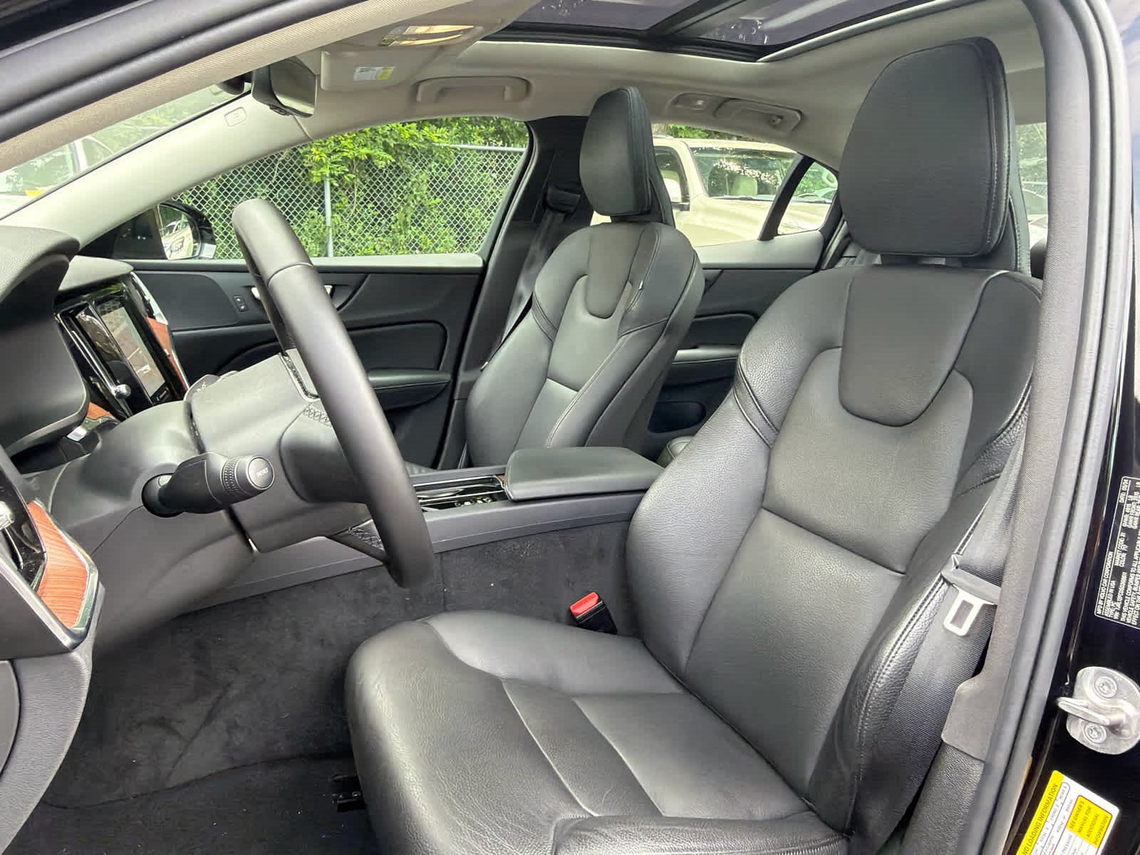 Used 2025 Volvo S60 B5 Plus FWD image 26