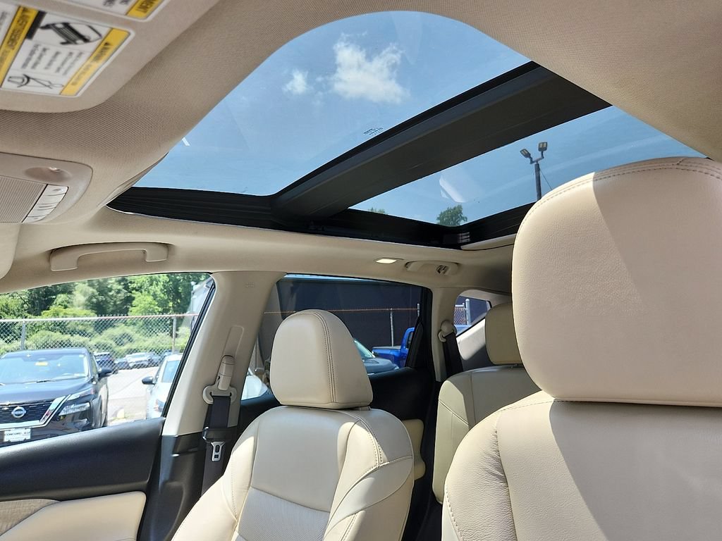 Used 2020 Nissan Murano SL w/ Moonroof Package AWD/4WD image 15