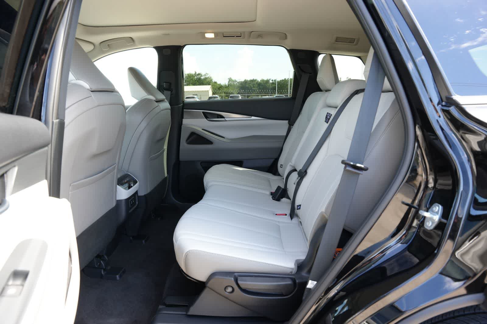 Certified 2027 INFINITI QX60 Pure w/ Cargo Package FWD image 19