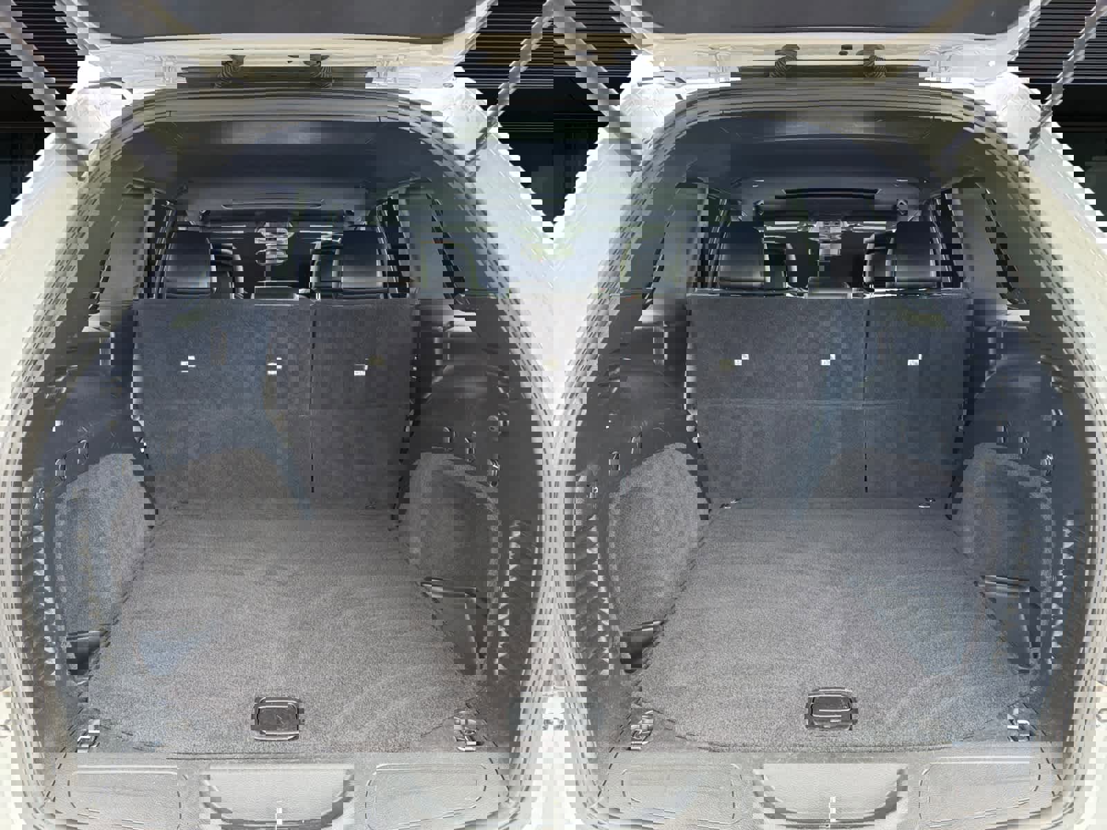 Used 2020 Jeep Grand Cherokee Altitude image 12