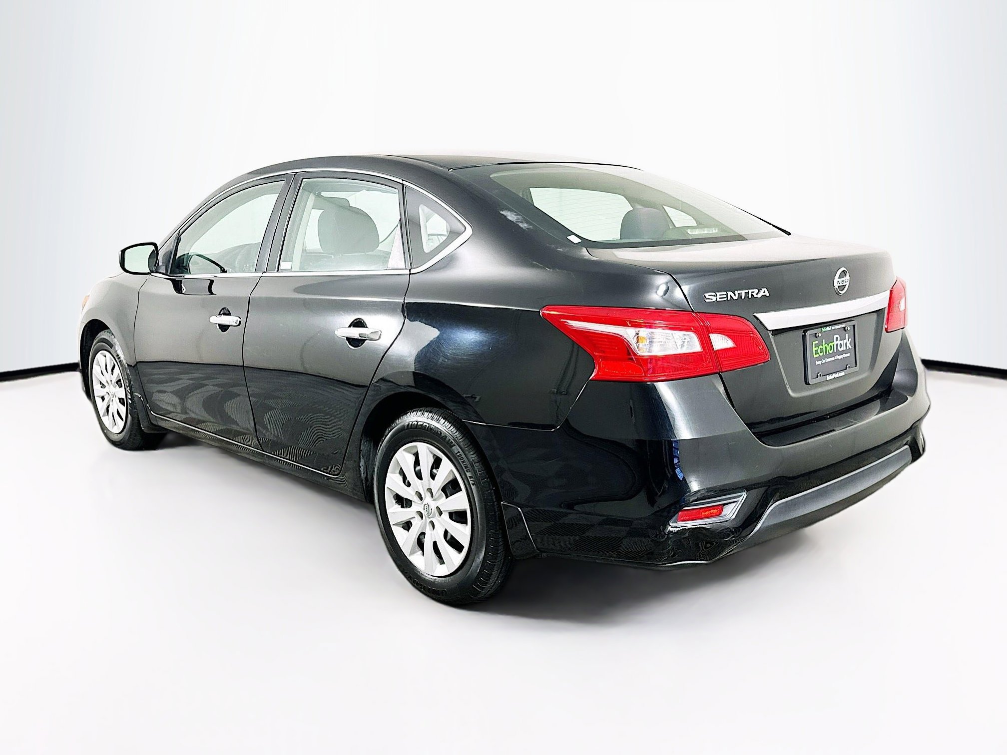 Used 2016 Nissan Sentra S FWD image 5