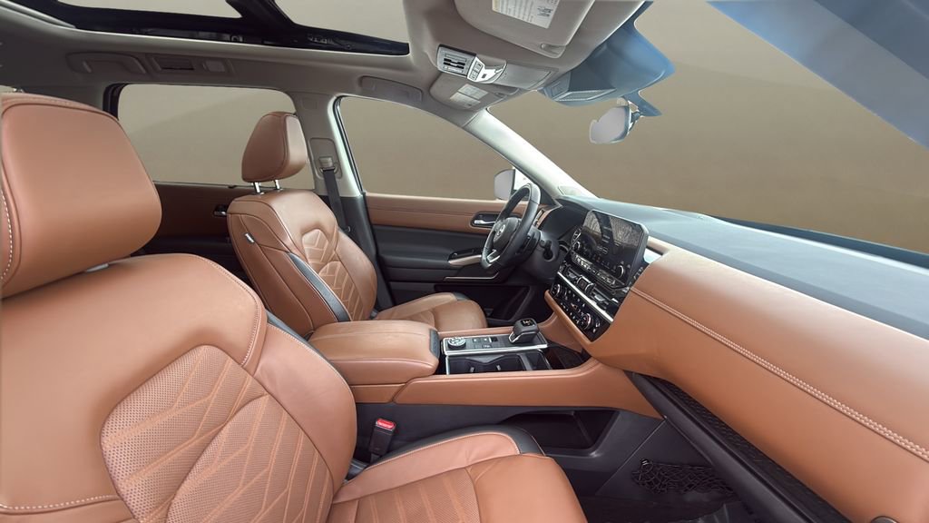 Used 2022 Nissan Pathfinder Platinum w/ Cargo Package image 10