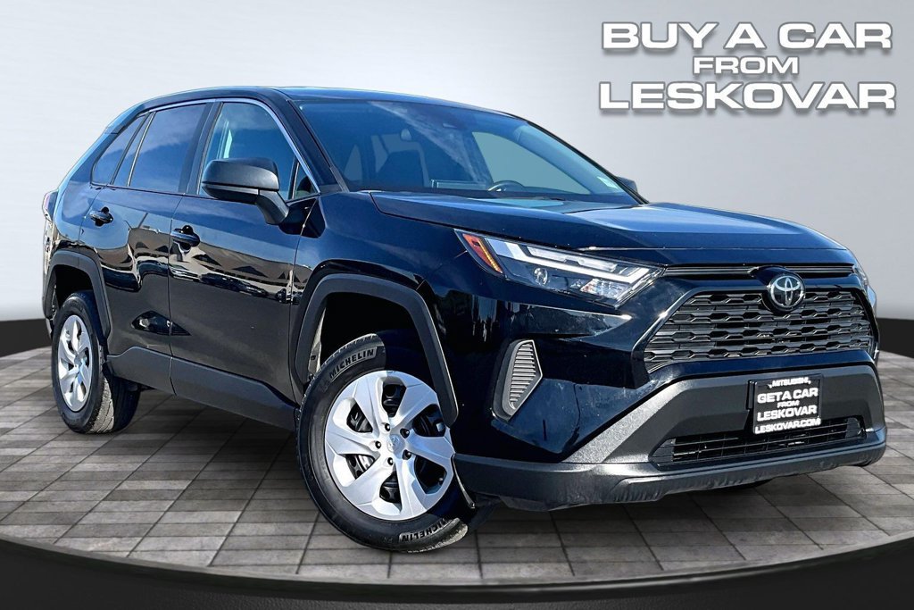 Used 2025 Toyota RAV4 LE AWD/4WD image 1