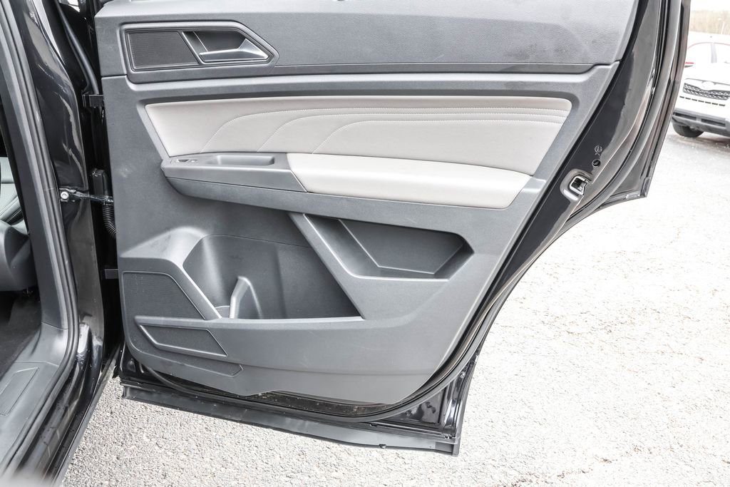 Used 2023 Volkswagen Atlas SE w/ Panoramic Sunroof Package image 36