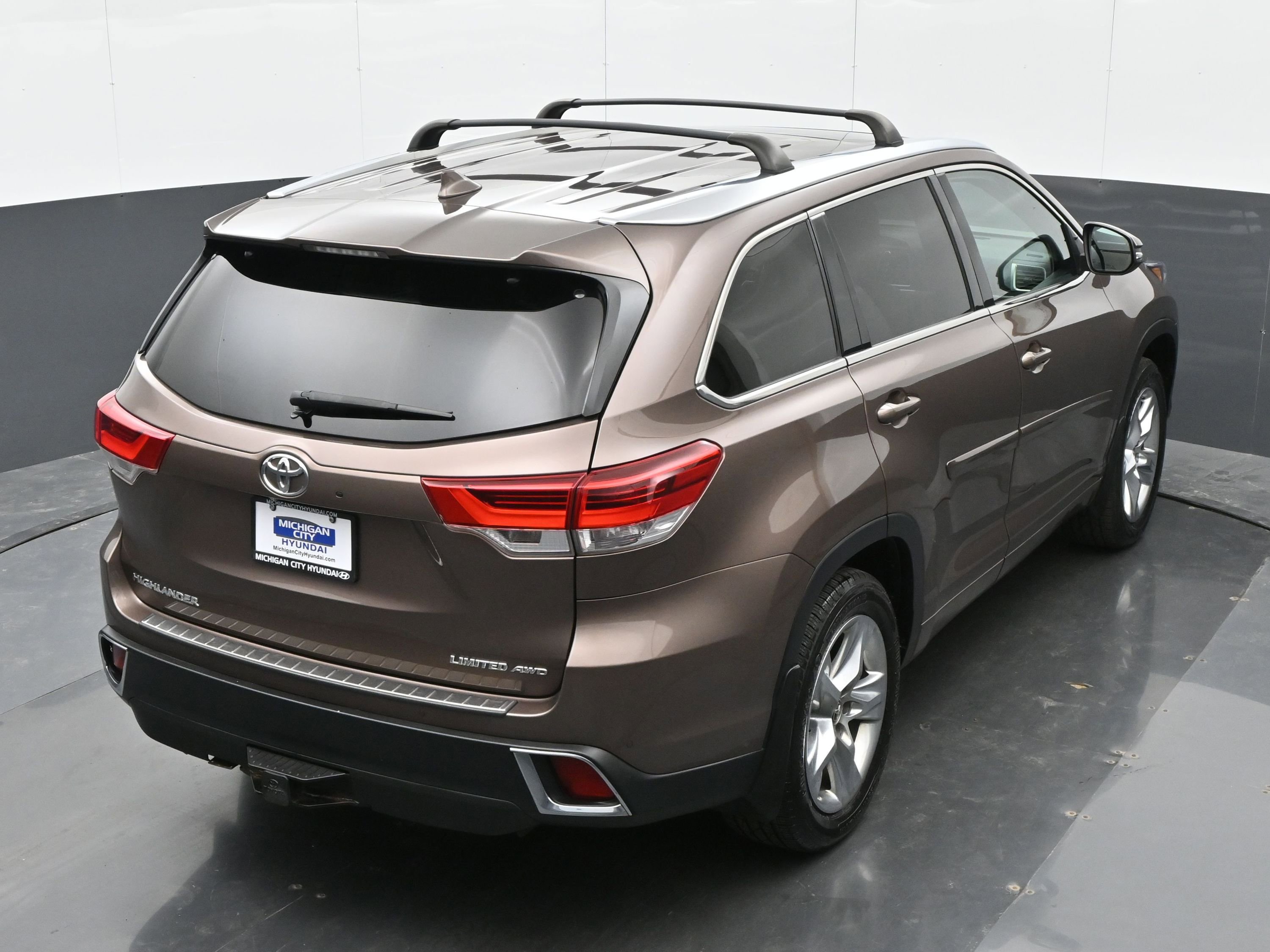 Used 2018 Toyota Highlander Limited w/ Protection Package #3 image 34