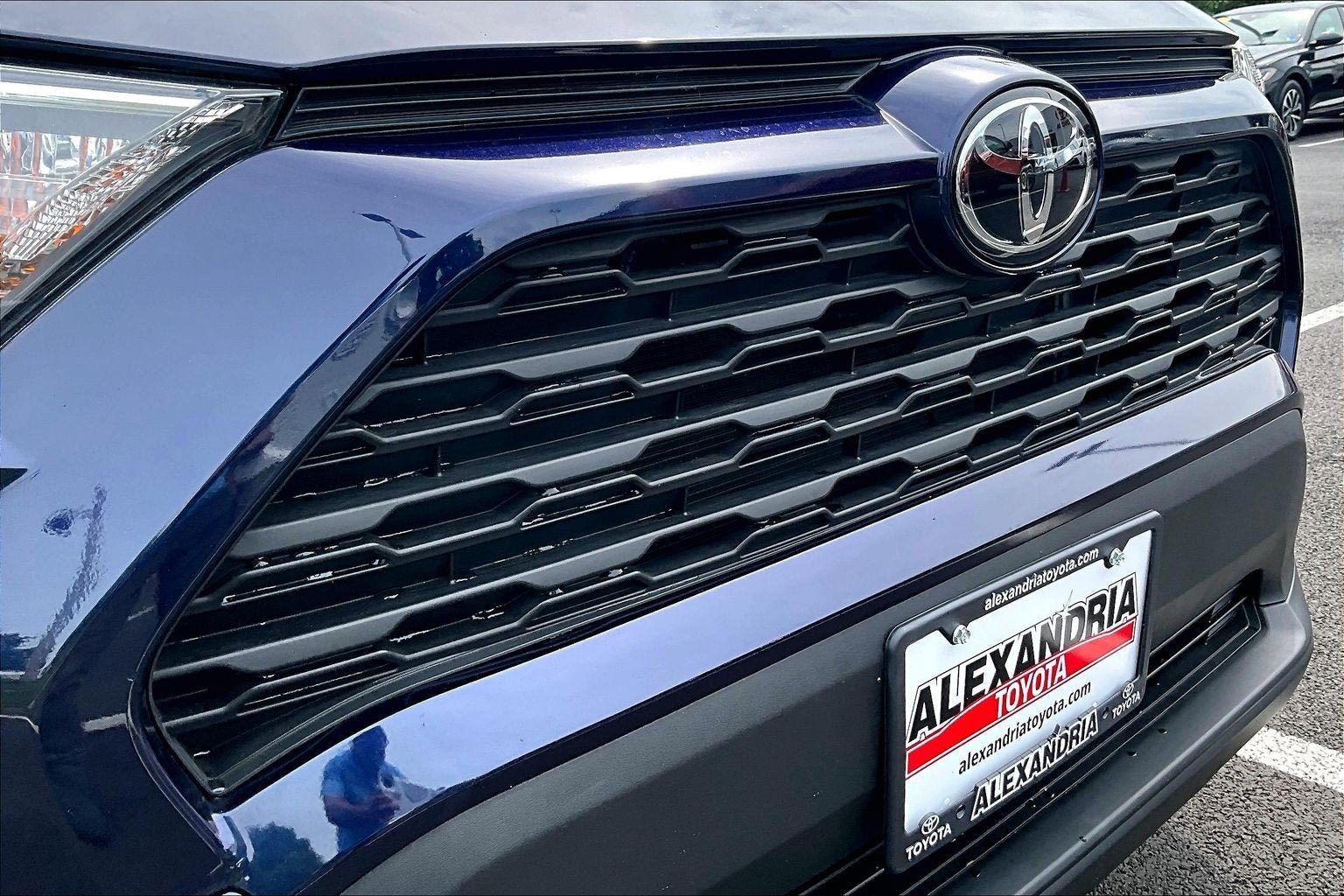 Used 2019 Toyota RAV4 XLE Premium w/ All Weather Liner Package AWD/4WD image 29