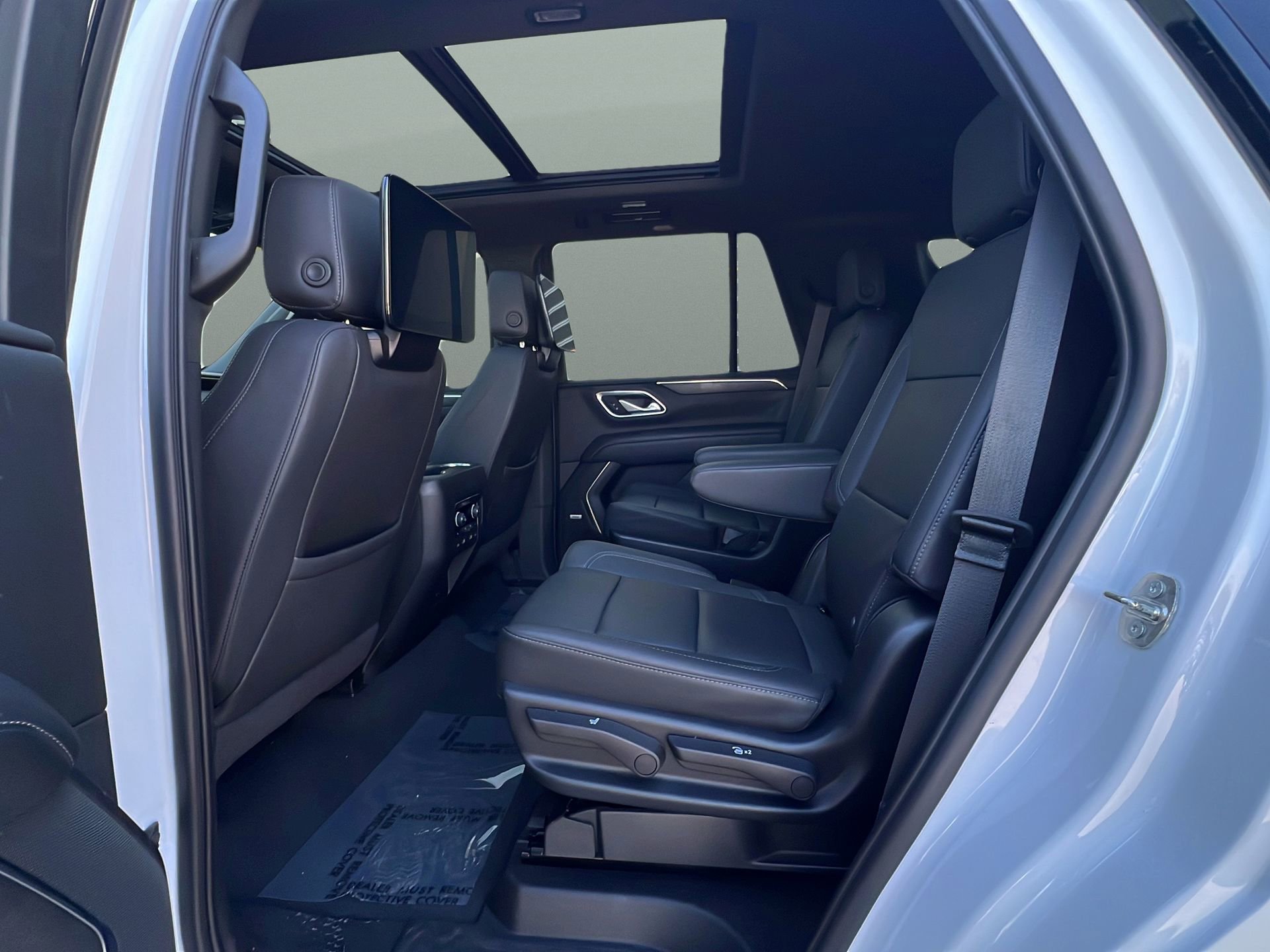 Used 2023 Chevrolet Tahoe Z71 w/ Luxury Package image 19