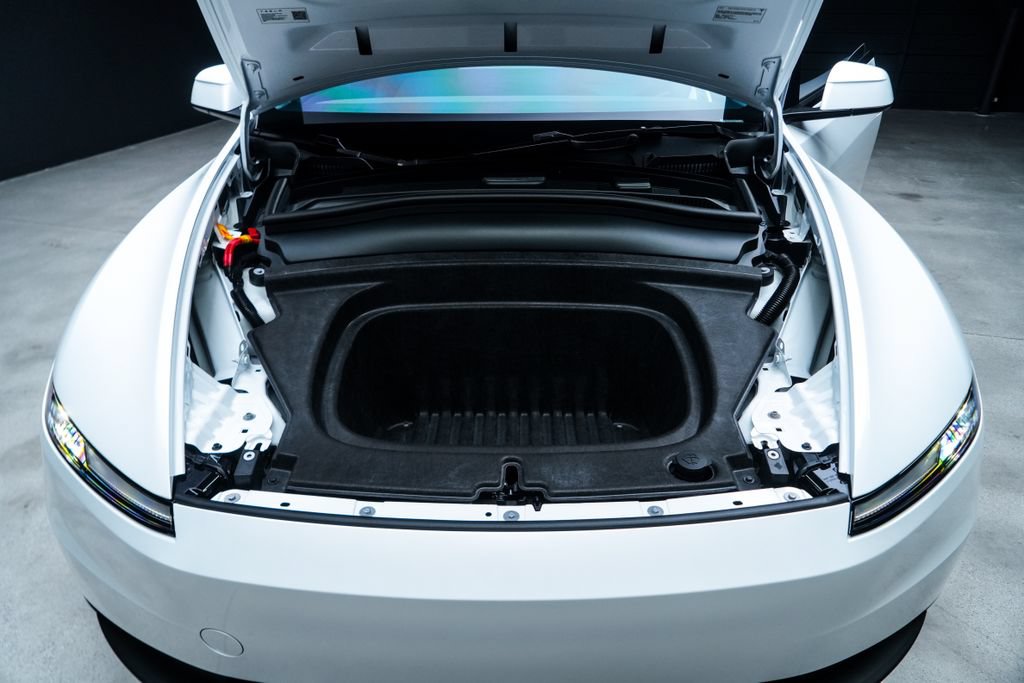 Used 2026 Tesla Model Y 2WD image 7