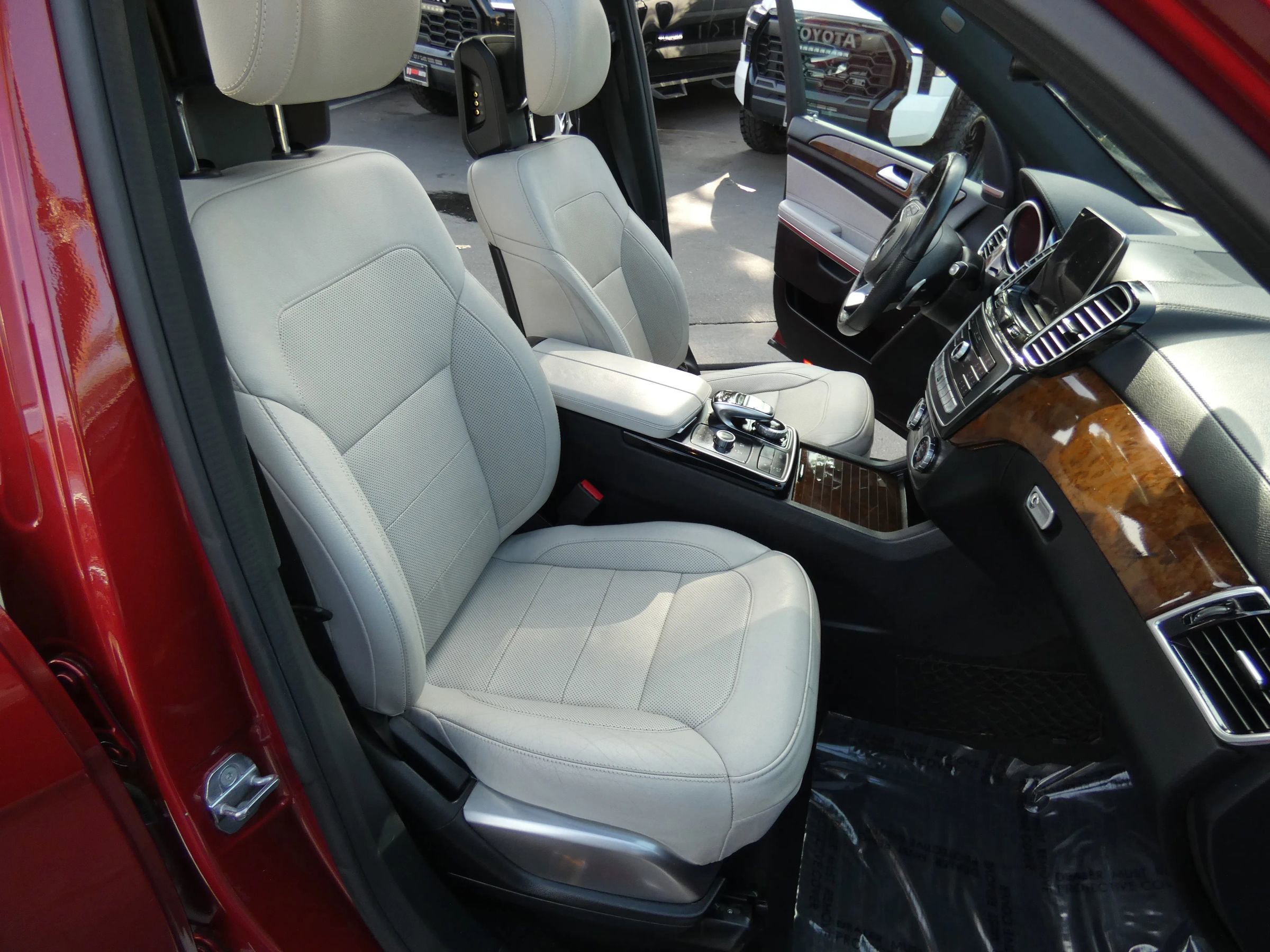 Used 2019 Mercedes-Benz GLS 550 4MATIC image 31