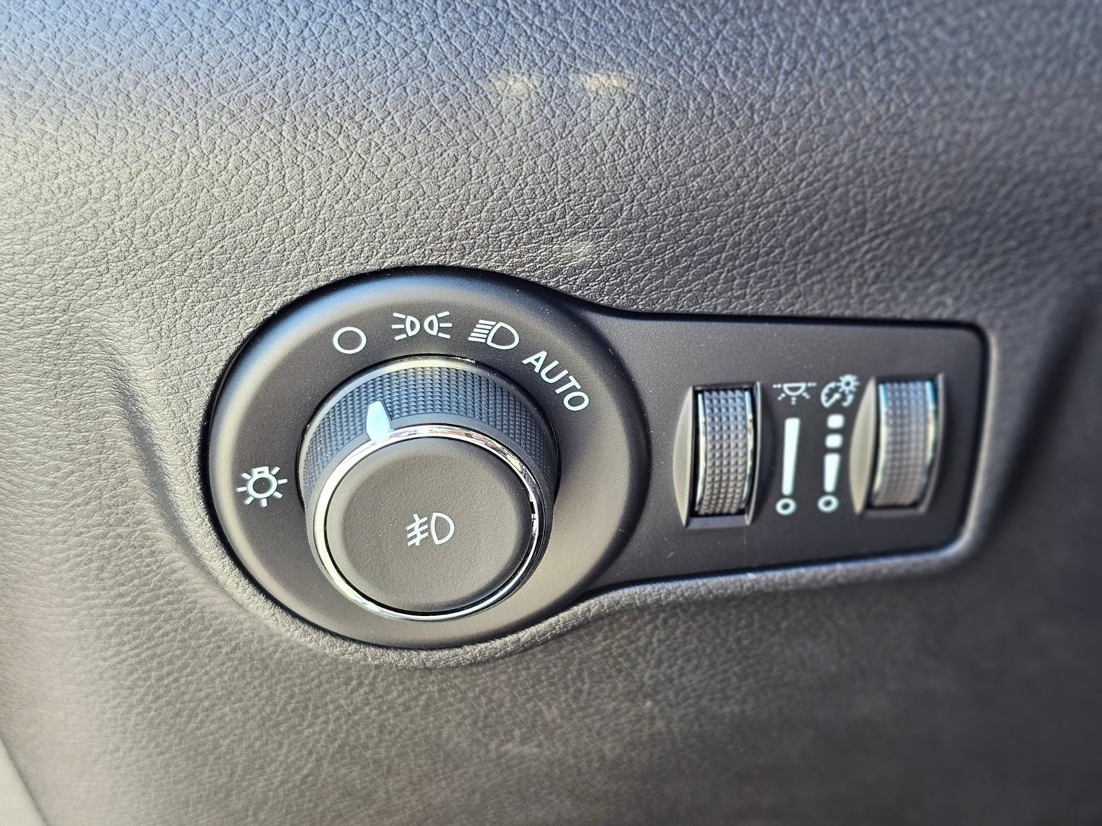 New 2026 Jeep Compass Latitude AWD/4WD image 24