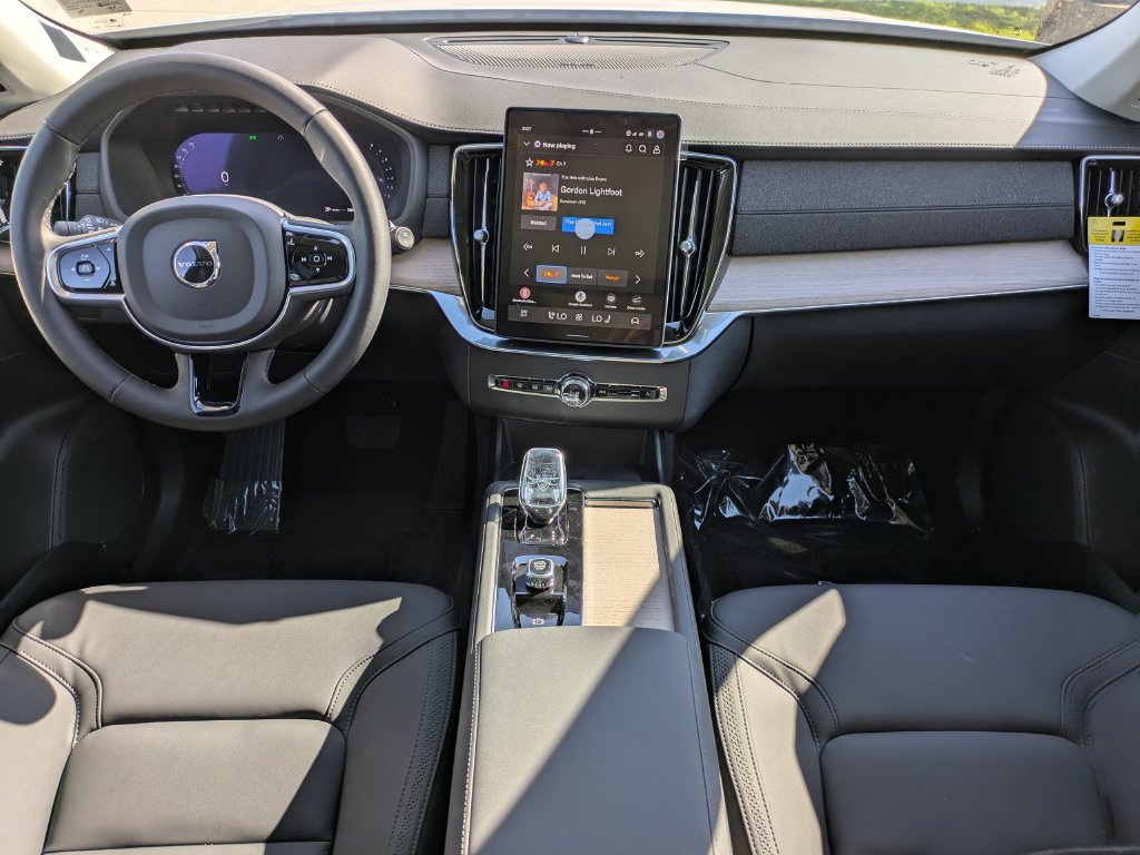 New 2027 Volvo XC90 B6 Plus AWD/4WD image 14