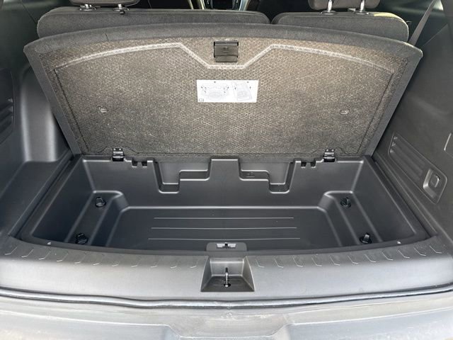 Used 2023 Chevrolet Traverse LT image 12