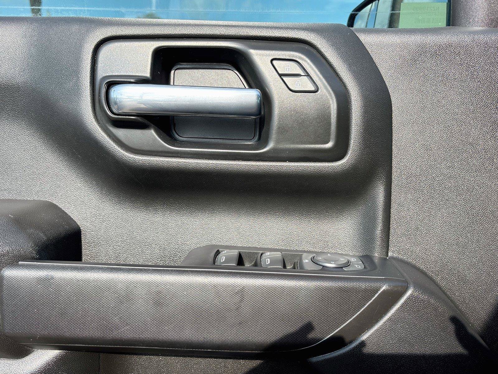 Used 2022 Chevrolet Silverado 1500 Custom AWD/4WD image 17