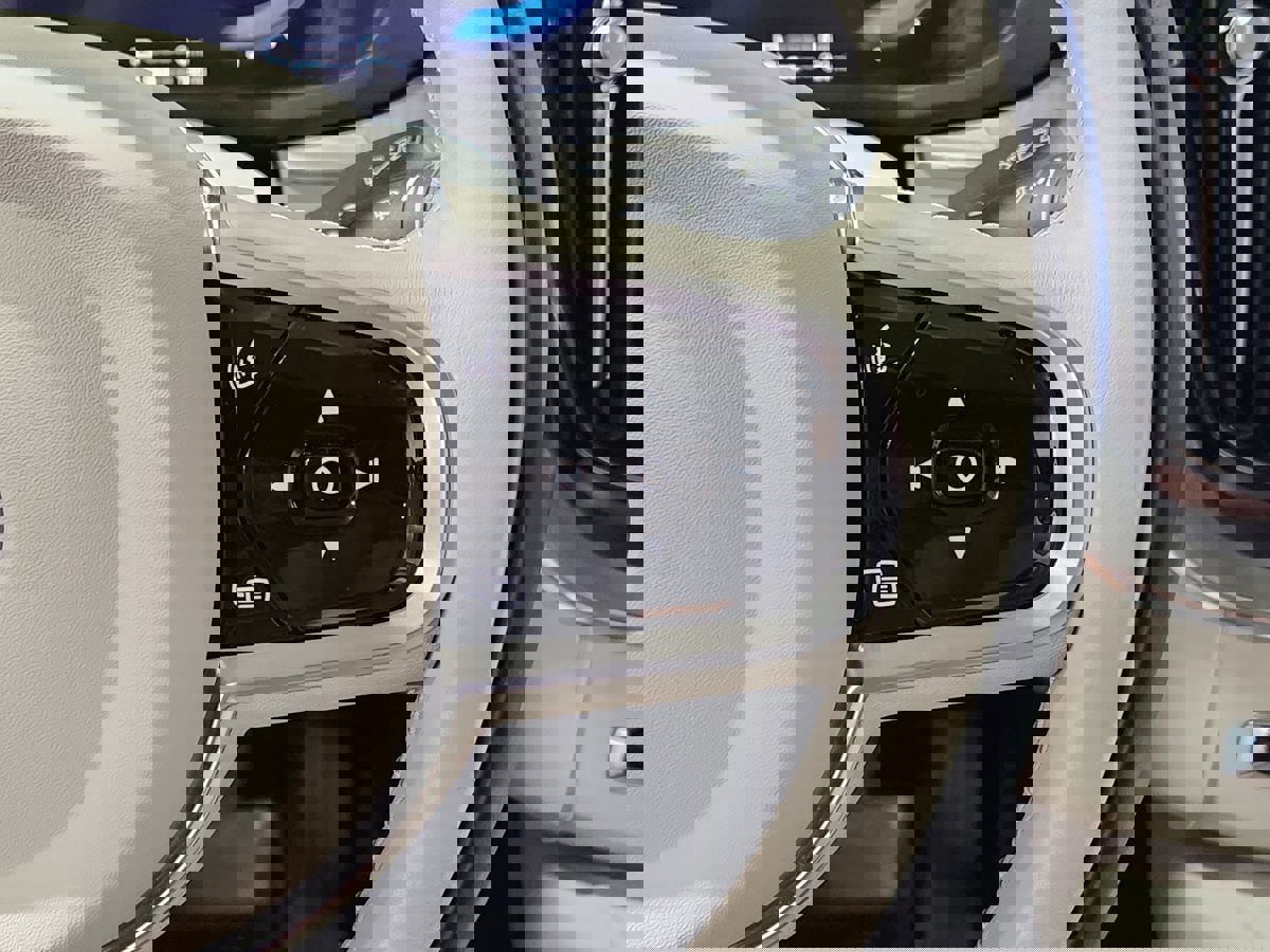 Used 2023 Volvo XC60 T8 Plus w/ Protection Package Premier image 50