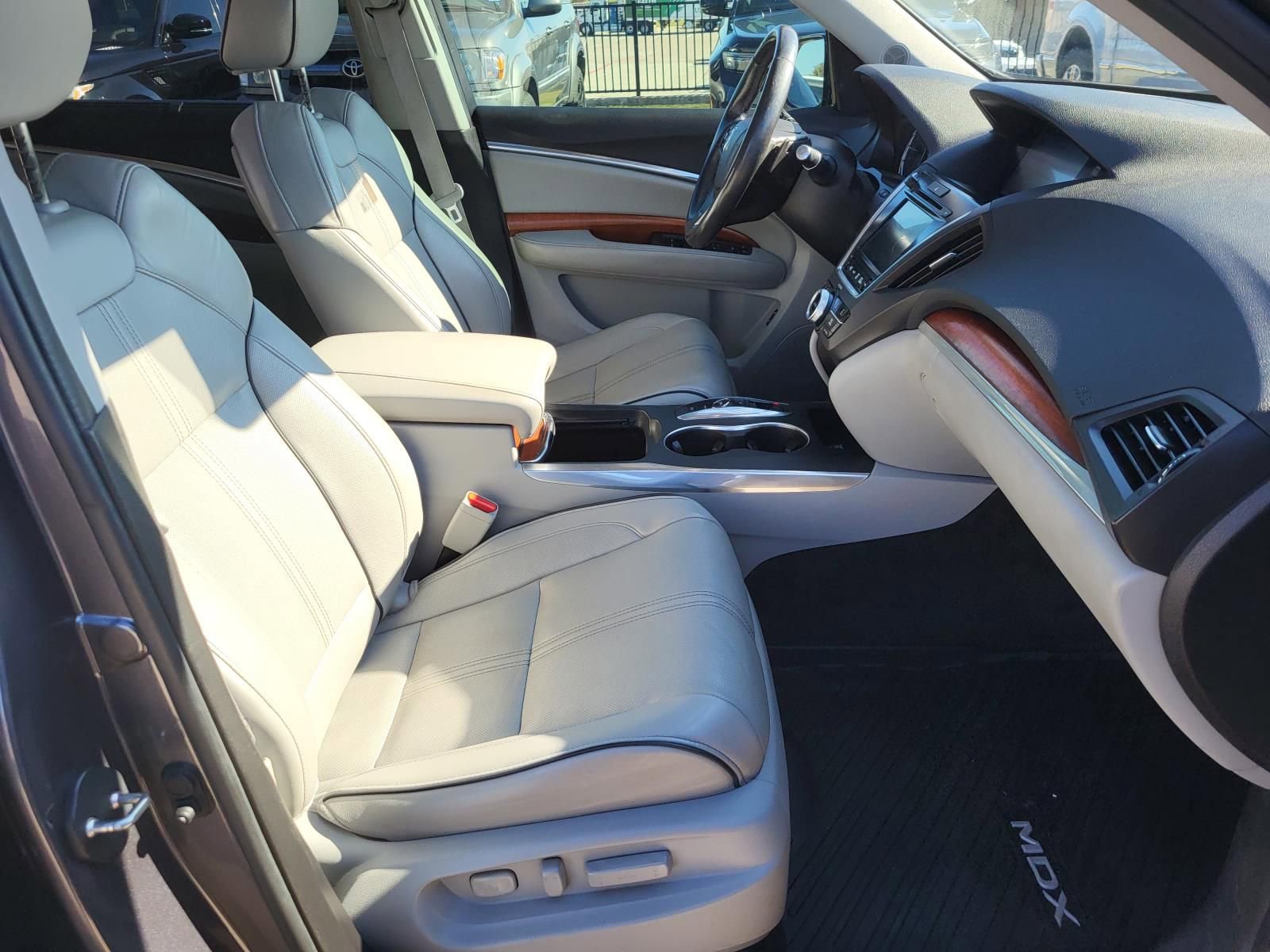 Used 2017 Acura MDX SH-AWD w/ Advance Package image 16