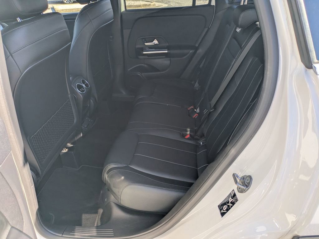 Used 2021 Mercedes-Benz GLA 250 w/ Premium Package image 29