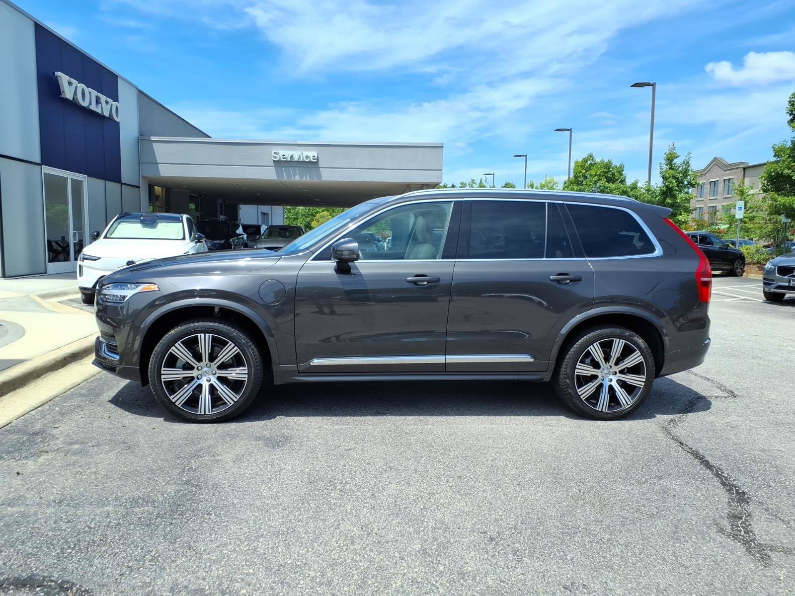 Used 2024 Volvo XC90 T8 Plus w/ Protection Package Premier AWD/4WD image 8