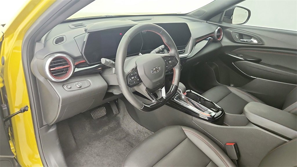 Certified 2024 Chevrolet Trax RS w/ Sunroof Package image 14