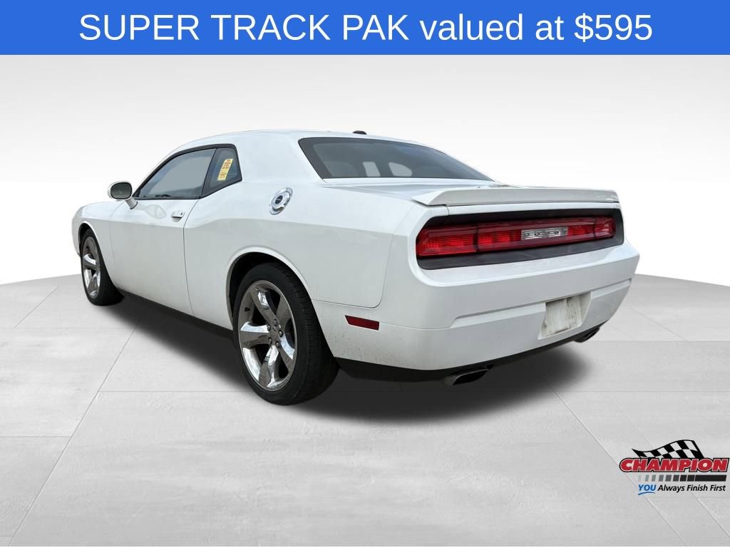 Used 2014 Dodge Challenger R/T video 3