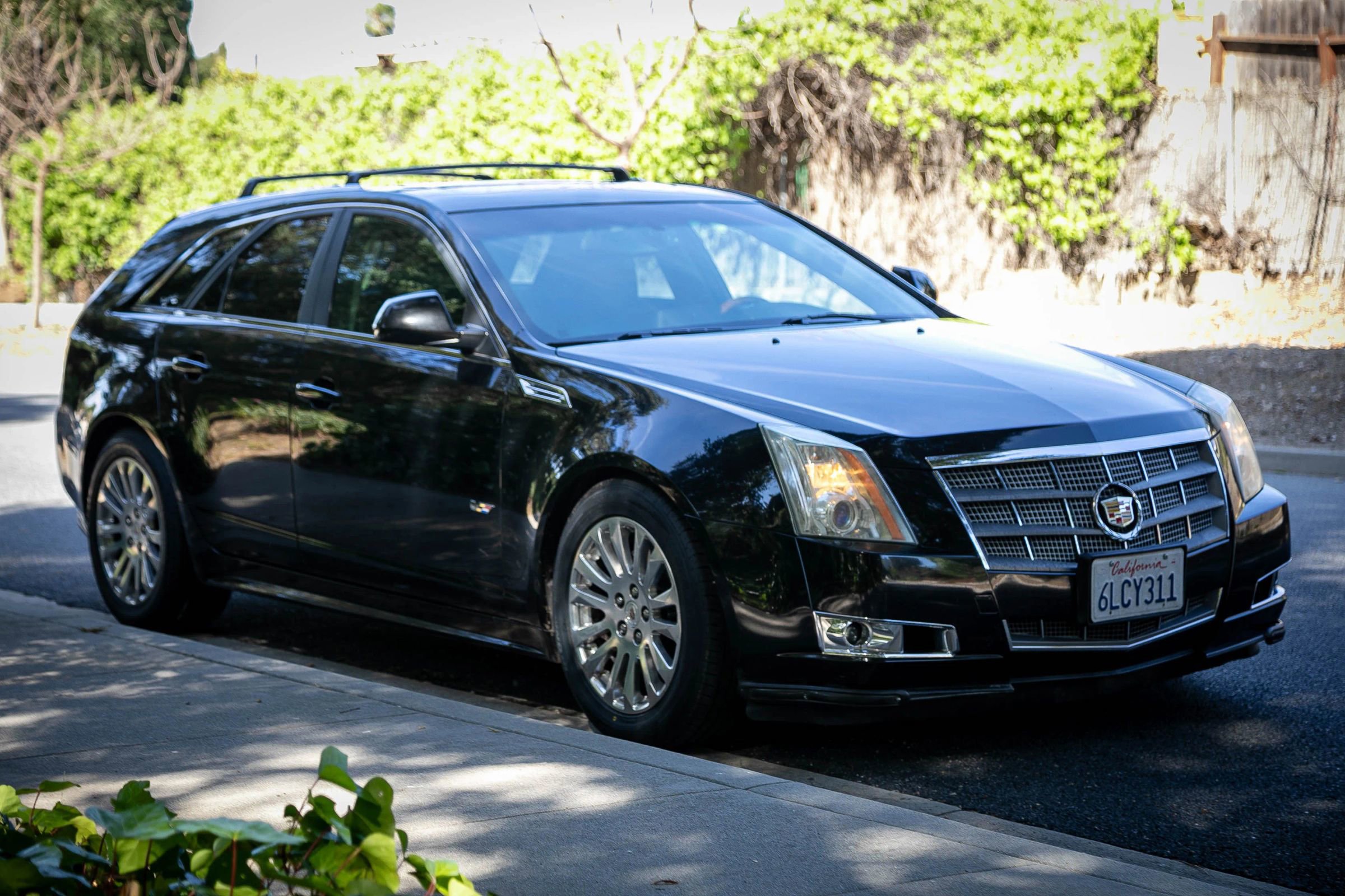 Used 2010 Cadillac CTS Premium image 3