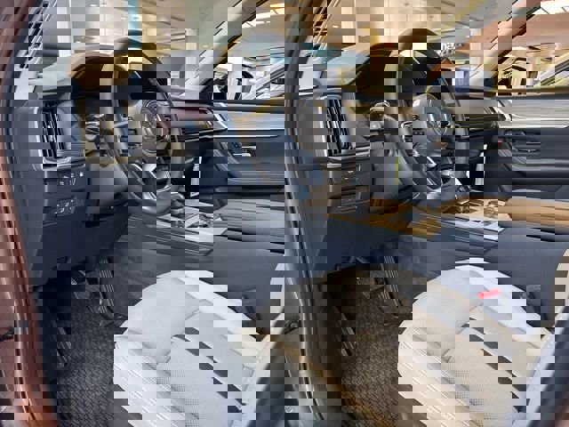 New 2025 MAZDA CX-70 Plug-In Hybrid w/ Premium Pkg image 8