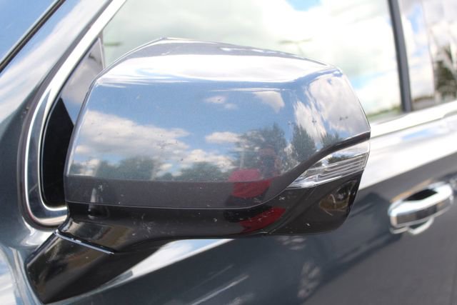 Used 2021 GMC Yukon Denali w/ Denali Ultimate Package image 12