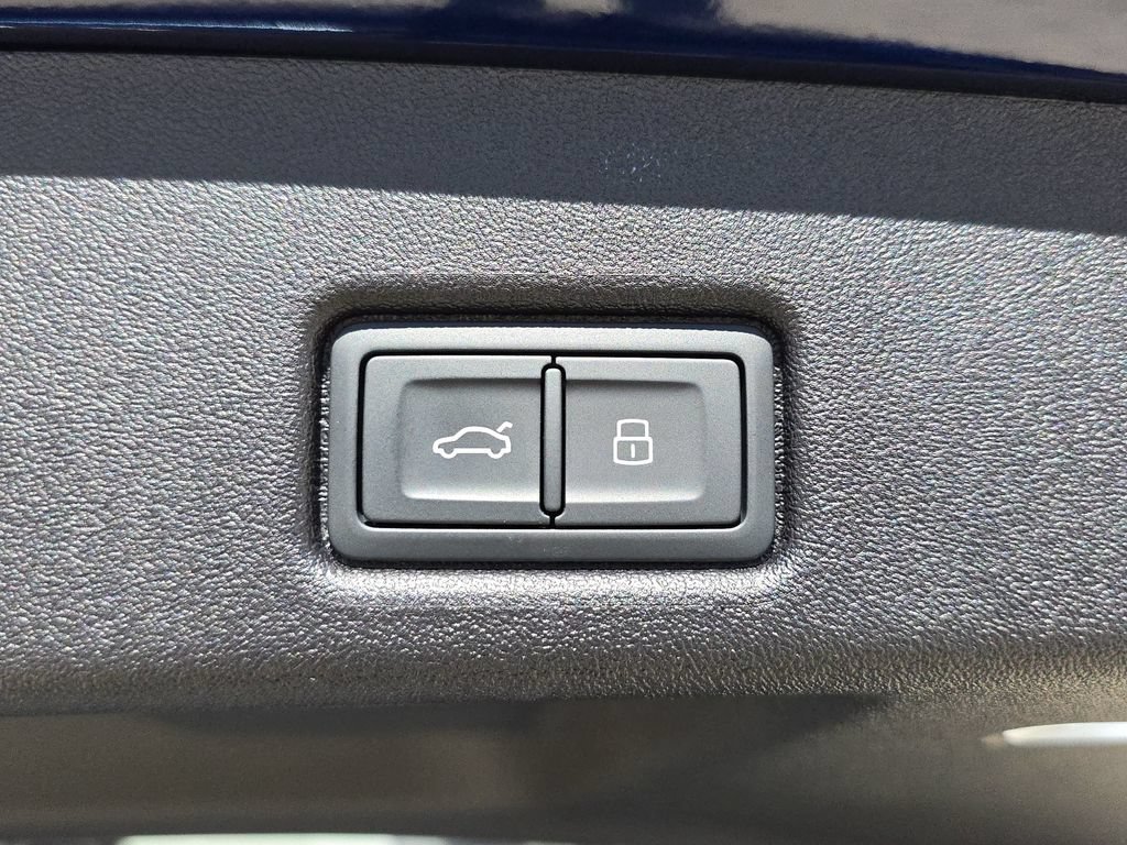 Used 2025 Audi Q5 Premium Plus w/ Premium Plus AWD/4WD image 16
